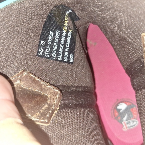 Size 7B Justin boots. - Picture 3 of 4
